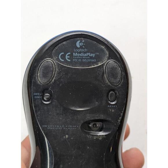 Logitech M-RAM99 Wireless Mouse- No Dongle - Picture 4 of 5